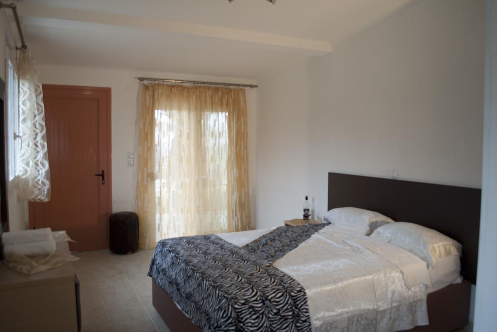 Fernando Hotel Ofrinion Ngoại thất bức ảnh