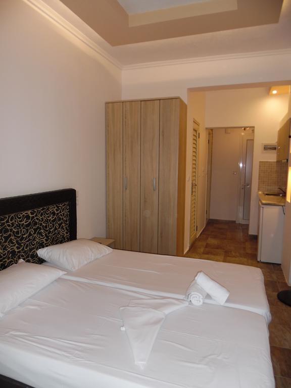 Fernando Hotel Ofrinion Ngoại thất bức ảnh